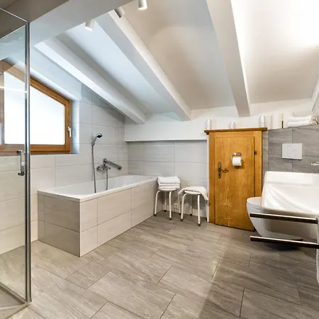 Appartementanlage Kerber Апарт-отель Зеефельд в Тироле