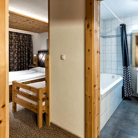 Apart Otel Appartementanlage Kerber Seefeld in Tirol